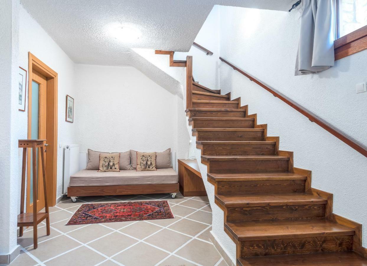 אואוראנואופולי Villa Almira Luxury Apartments מראה חיצוני תמונה